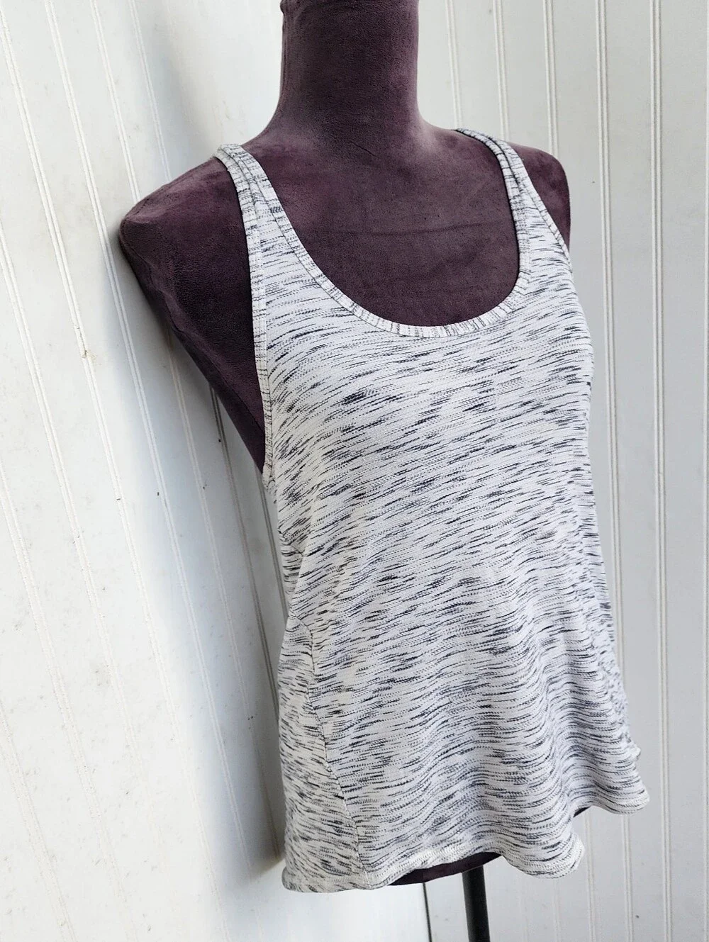 Lululemon Split Back Racerback Tank Ivory Gray Size 4 Sleeveless Yoga Tie Back
